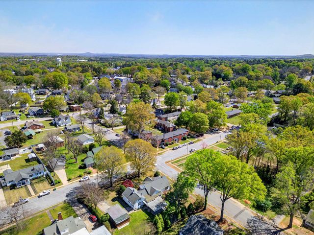 212 E Fairview Ave, Gaffney, SC 29340