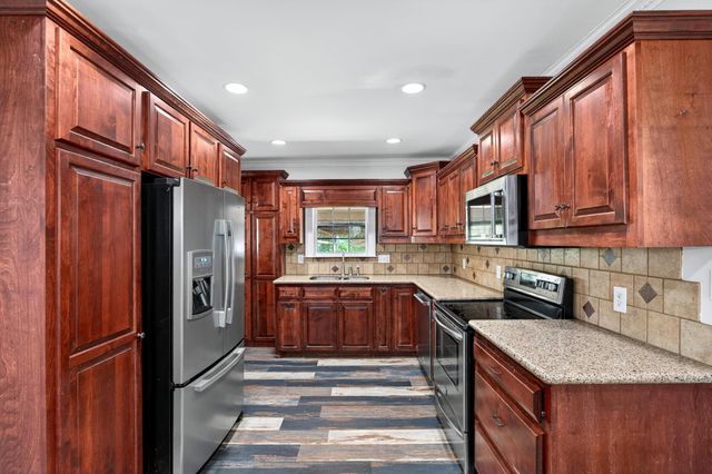 212 E Fairview Ave, Gaffney, SC 29340