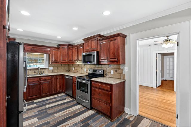 212 E Fairview Ave, Gaffney, SC 29340