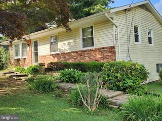6 DOROTHY AVE, Westminster, MD 21157