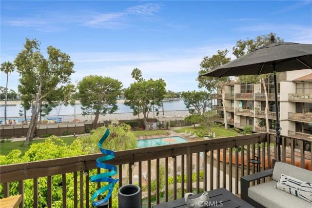 6326 Marina Pacifica Dr S, Long Beach, CA 90803