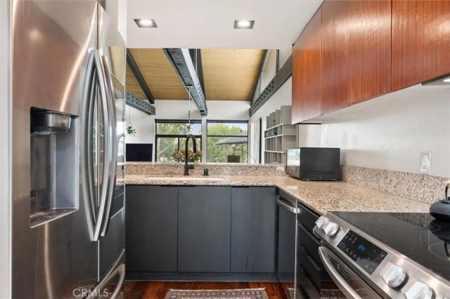 6326 Marina Pacifica Dr S, Long Beach, CA 90803