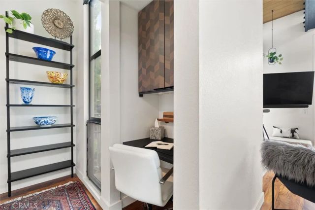 6326 Marina Pacifica Dr S, Long Beach, CA 90803