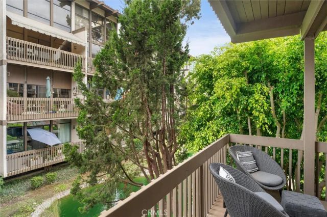 6326 Marina Pacifica Dr S, Long Beach, CA 90803