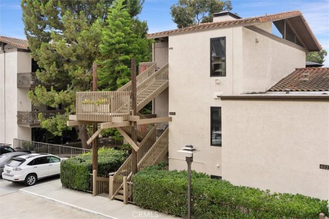 6326 Marina Pacifica Dr S, Long Beach, CA 90803