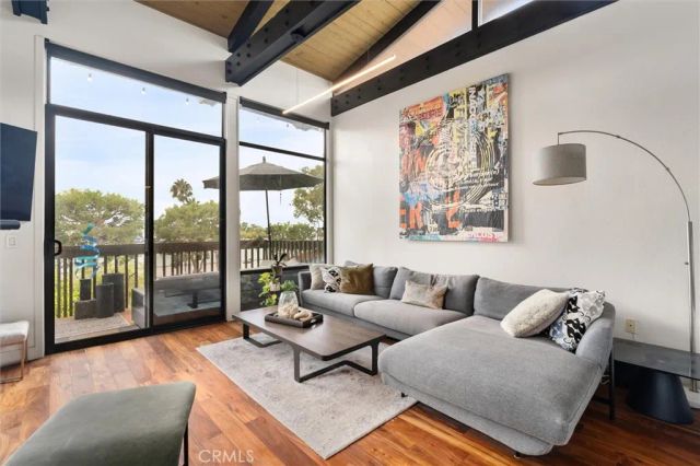 6326 Marina Pacifica Dr S, Long Beach, CA 90803
