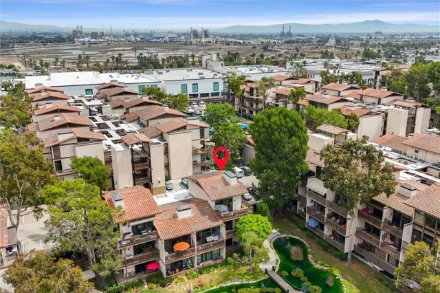 6326 Marina Pacifica Dr S, Long Beach, CA 90803