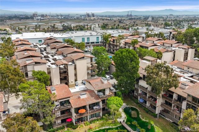 6326 Marina Pacifica Dr S, Long Beach, CA 90803