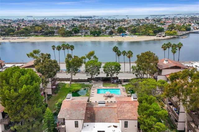 6326 Marina Pacifica Dr S, Long Beach, CA 90803