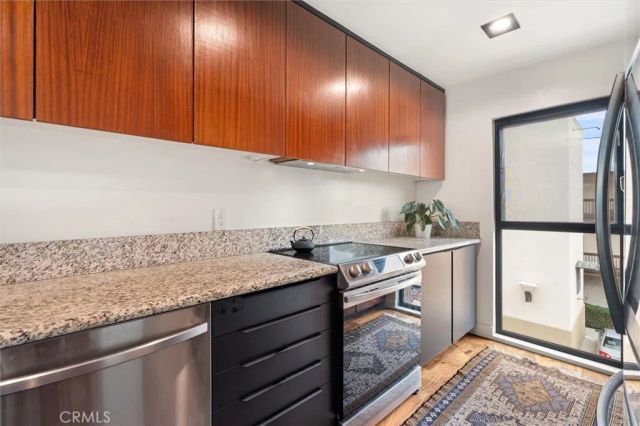 6326 Marina Pacifica Dr S, Long Beach, CA 90803