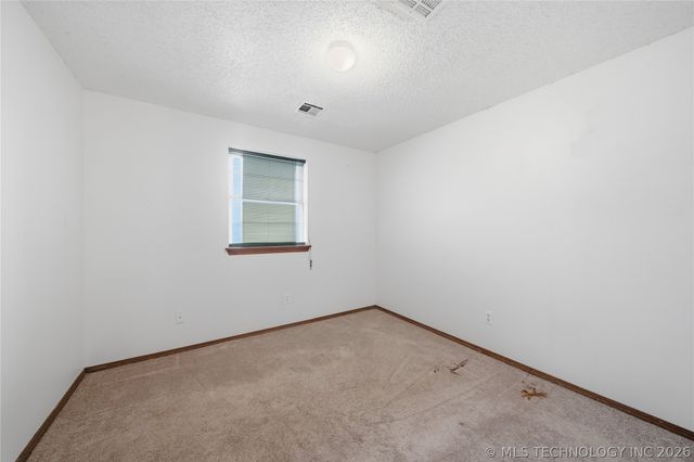 4263 W Highland Park Drive, Cleveland, OK 74020