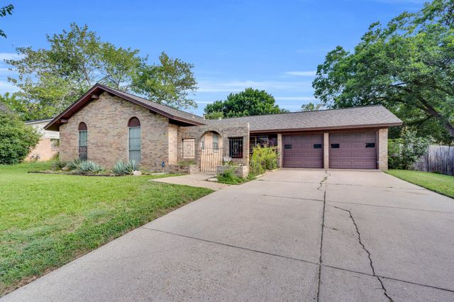 7509 Overhill Road, Fort Worth, TX 76116