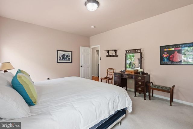 242 VAUGHN RD, Royersford, PA 19468