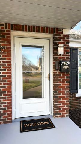 820 E Stanford Street, Springfield, MO 65807