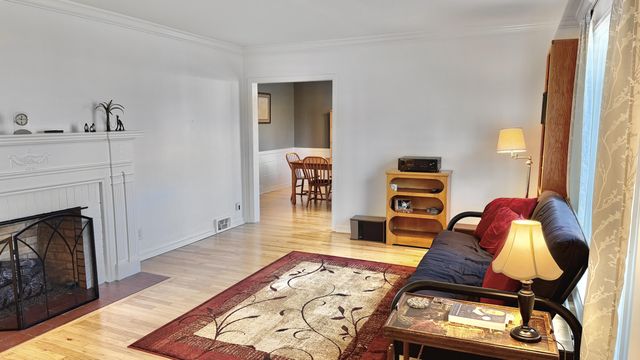 820 E Stanford Street, Springfield, MO 65807