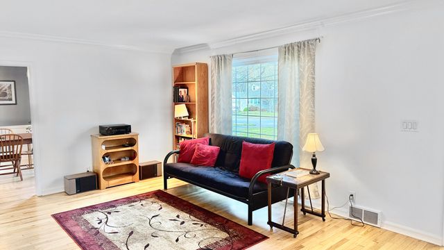 820 E Stanford Street, Springfield, MO 65807