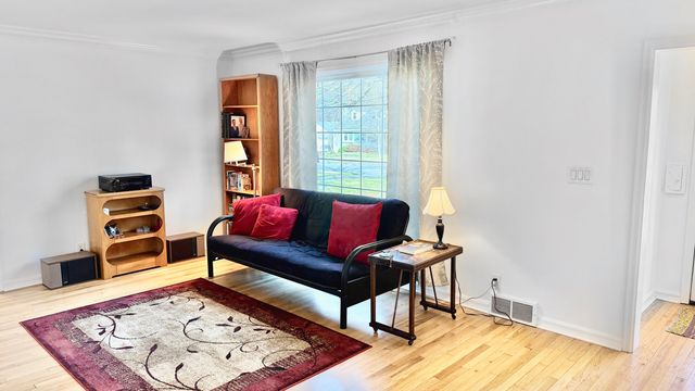 820 E Stanford Street, Springfield, MO 65807