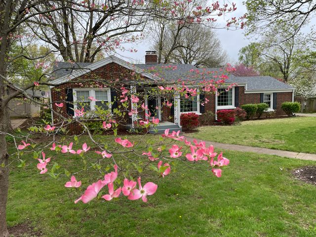 820 E Stanford Street, Springfield, MO 65807