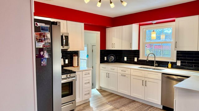 820 E Stanford Street, Springfield, MO 65807