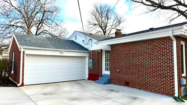 820 E Stanford Street, Springfield, MO 65807