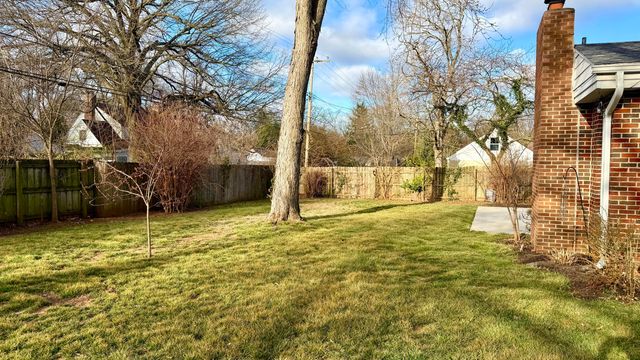 820 E Stanford Street, Springfield, MO 65807