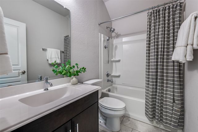 1305 Coyote Ridge, Aubrey, TX 76227