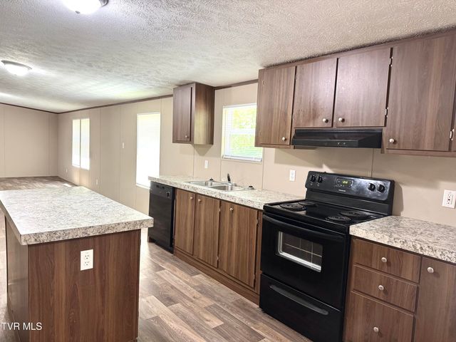 12580 Star Branch Road, Coeburn, VA 24230