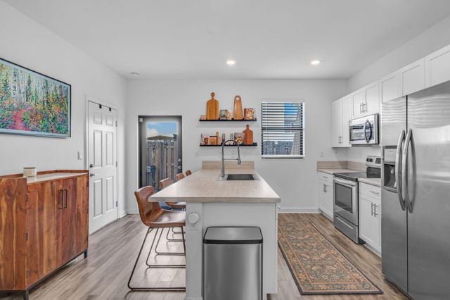 524 SW 19th Way, Fort Lauderdale, FL 33312