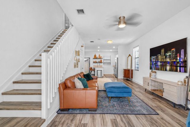 524 SW 19th Way, Fort Lauderdale, FL 33312