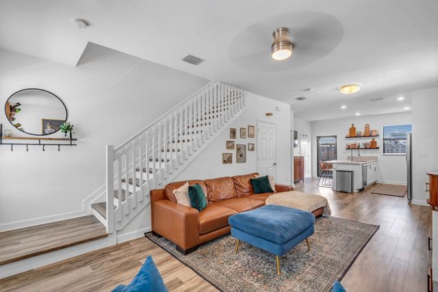 524 SW 19th Way, Fort Lauderdale, FL 33312