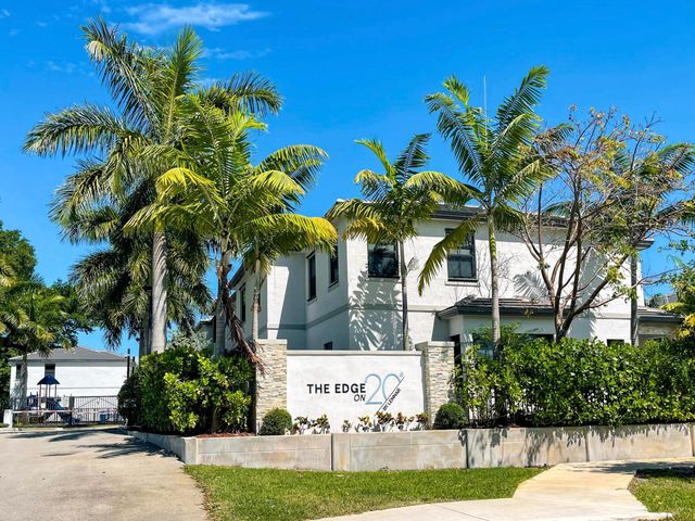 524 SW 19th Way, Fort Lauderdale, FL 33312