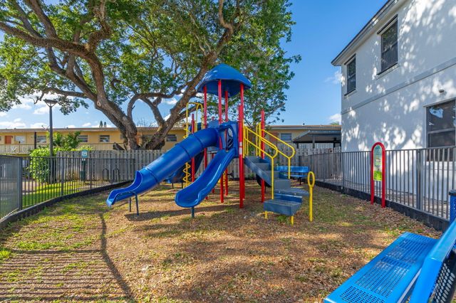 524 SW 19th Way, Fort Lauderdale, FL 33312