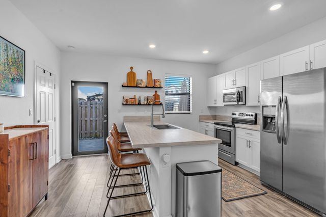 524 SW 19th Way, Fort Lauderdale, FL 33312