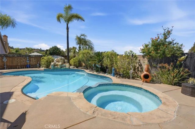 12184 Knoll Crest, Lakeside, CA 92040