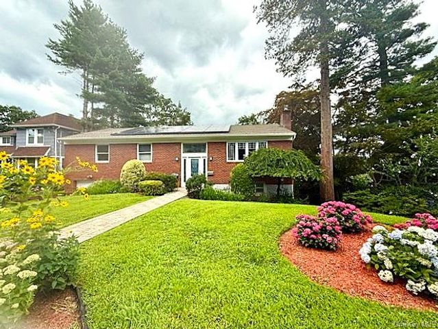 75 Holland Place, Hartsdale, NY 10530