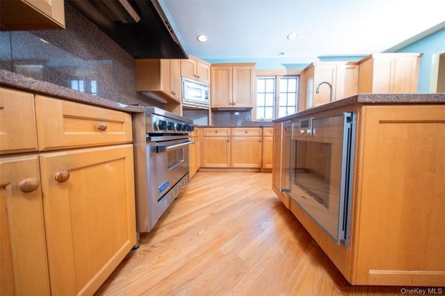 75 Holland Place, Hartsdale, NY 10530