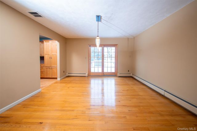 75 Holland Place, Hartsdale, NY 10530