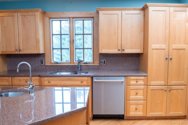 75 Holland Place, Hartsdale, NY 10530