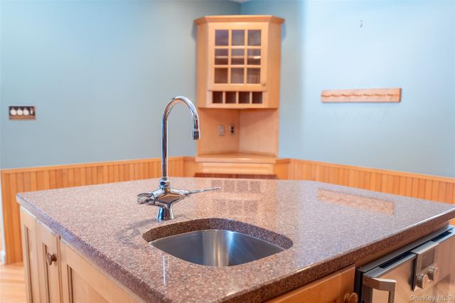 75 Holland Place, Hartsdale, NY 10530