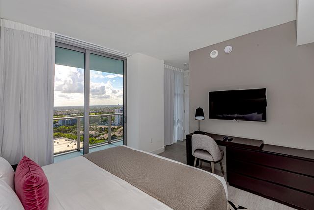 4010 S Ocean Drive R2404, Hollywood, FL 33019