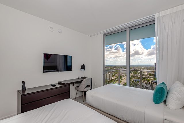 4010 S Ocean Drive R2404, Hollywood, FL 33019