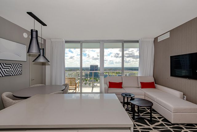4010 S Ocean Drive R2404, Hollywood, FL 33019