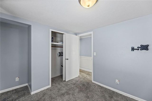 10935 Bristol Terrace, Kansas City, MO 64134