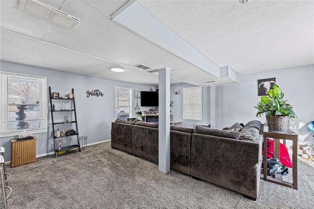 10935 Bristol Terrace, Kansas City, MO 64134