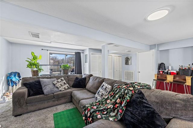 10935 Bristol Terrace, Kansas City, MO 64134