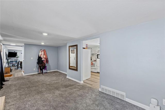 10935 Bristol Terrace, Kansas City, MO 64134