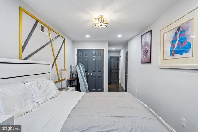 1420 E LANVALE ST, Baltimore, MD 21213