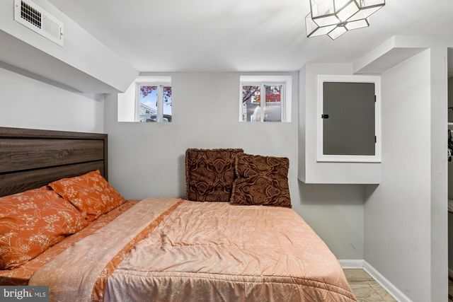 1420 E LANVALE ST, Baltimore, MD 21213