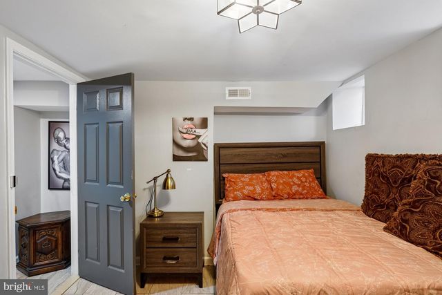 1420 E LANVALE ST, Baltimore, MD 21213