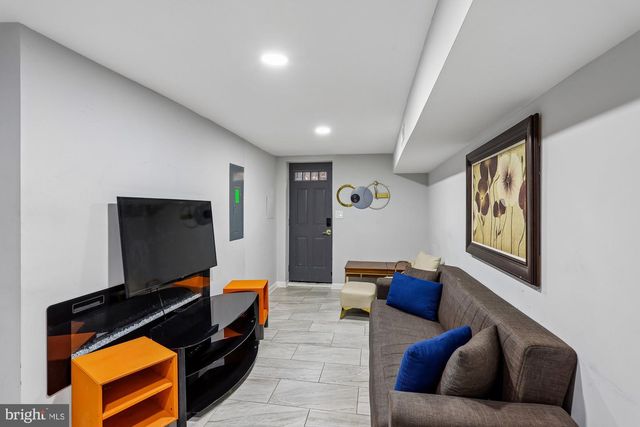 1420 E LANVALE ST, Baltimore, MD 21213